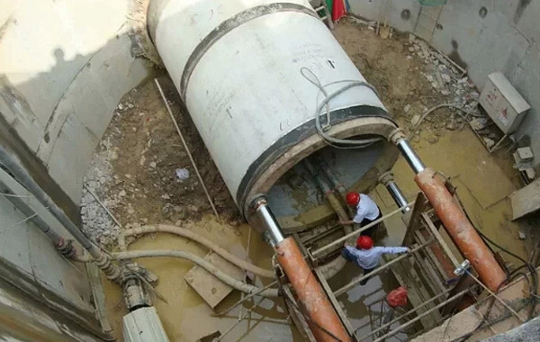 顶管机使用过程中有哪些注意事项？