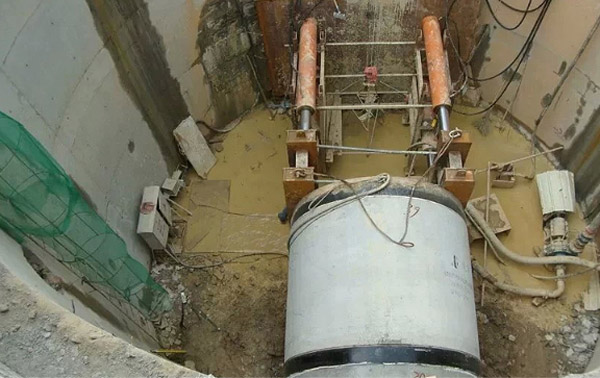 济南泥水平衡顶管机施工现场