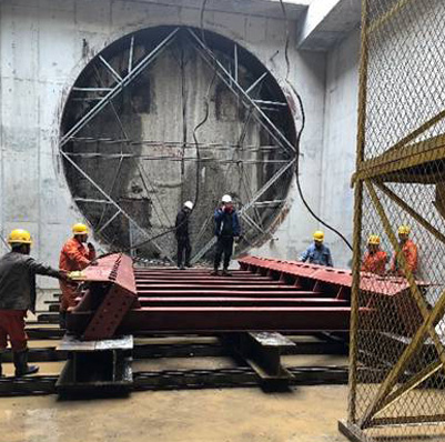 顶管机顶进过程中如何防止塌方？