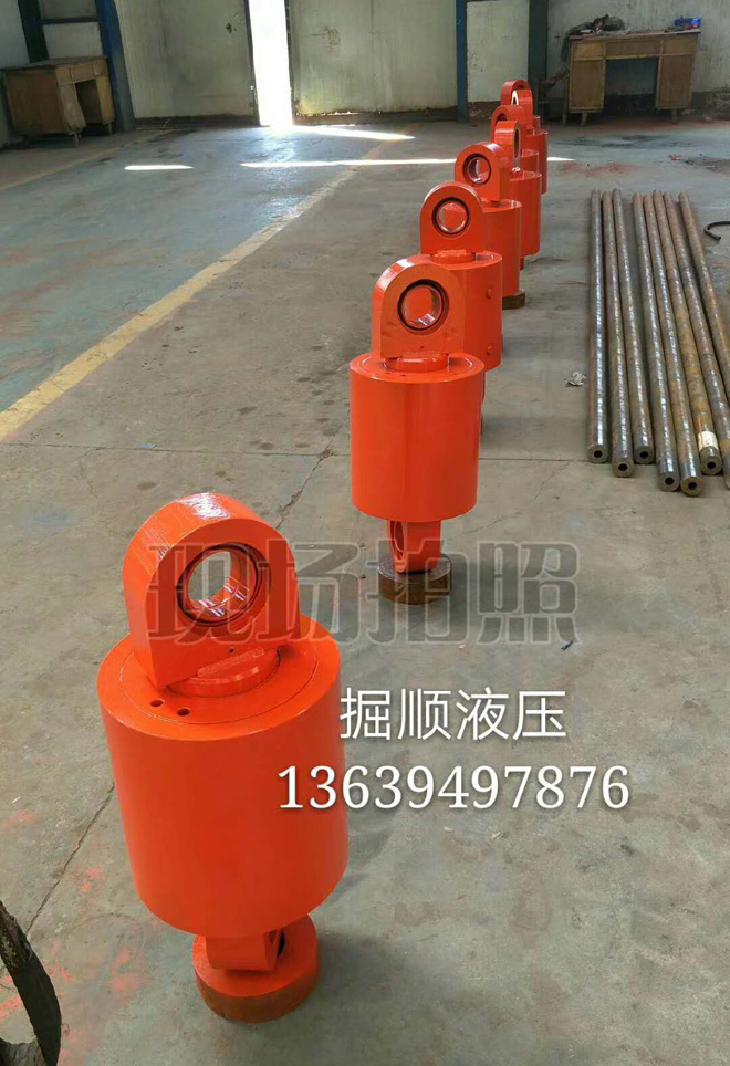 四川客户一次性买8台250吨液压油缸