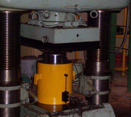 大吨位千斤顶的维护保养方法？